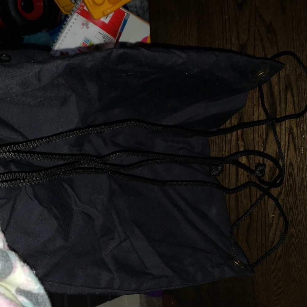 New Army Strong Drawstring Sling Backpack - Picture 6 of 6